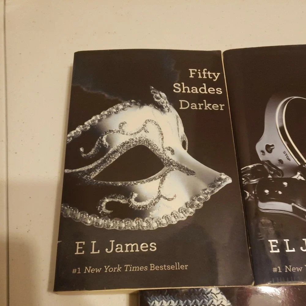 FIFTY 50 SHADES TRILOGY SET 1 2 3 GREY FREED DARKER by E L James FREE SHIPPING!!